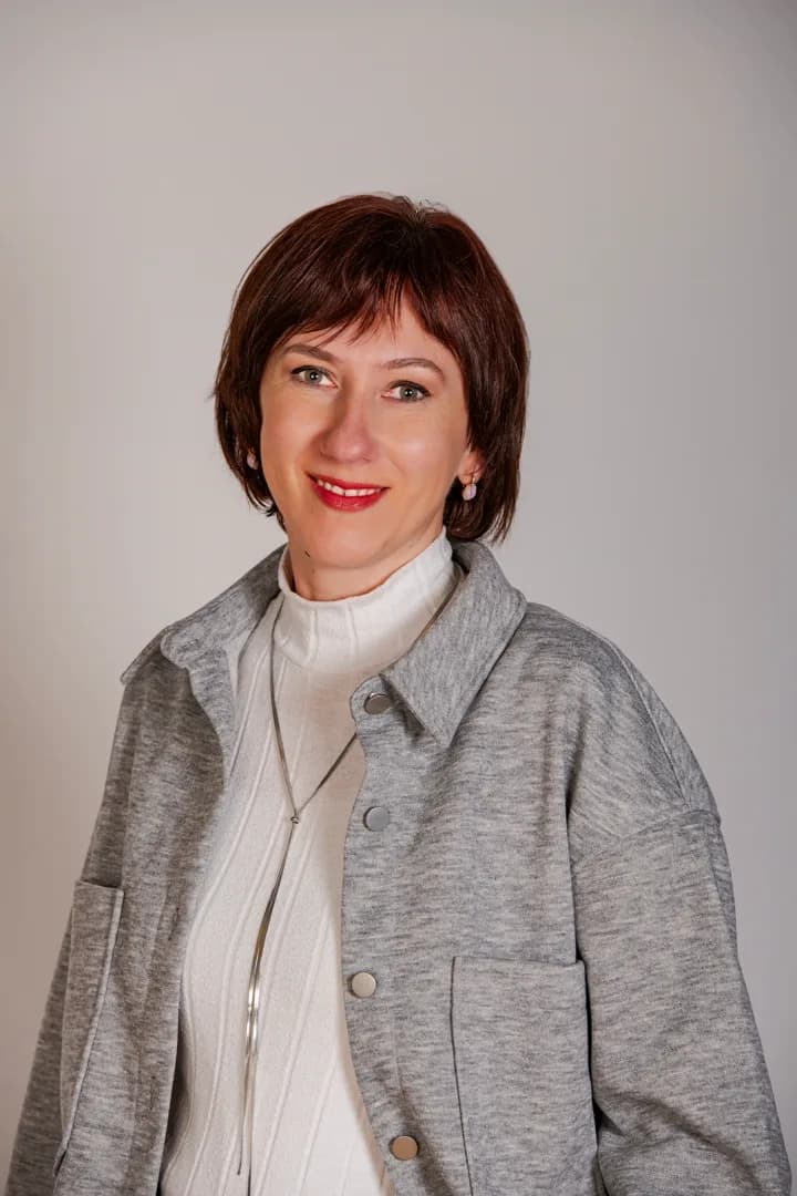 Ірина Перун — Викладач польської мови